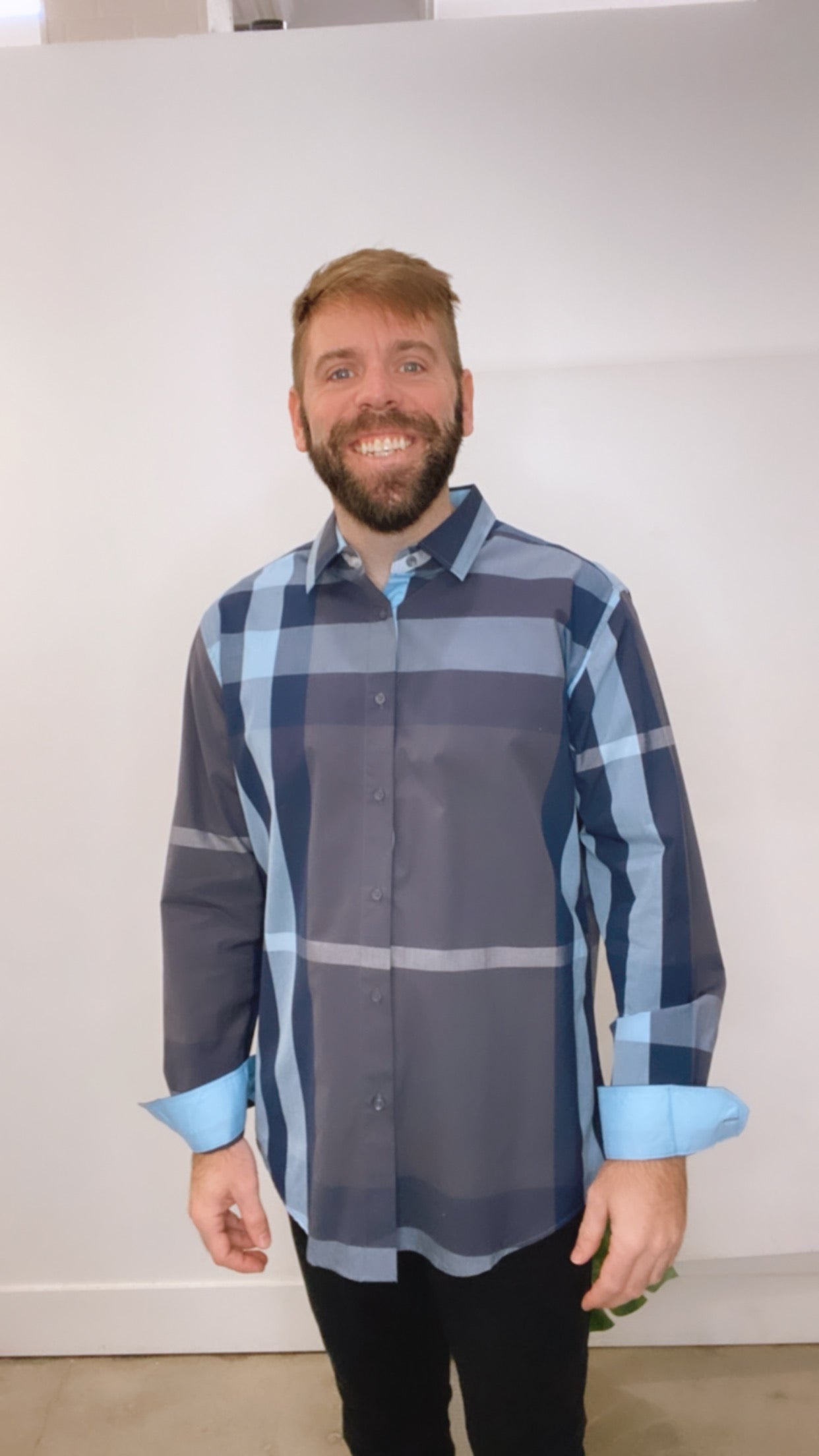 Men's Blue Plaid Button Down Long Sleeve Shirt